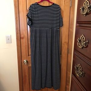 Suzanne Betro Dresses - NWOT Suzanne Betro black and grey stepped 2X maxi Suzanne Betro Dresses - NWOT Suzanne Betro black and grey stepped 2X maxi